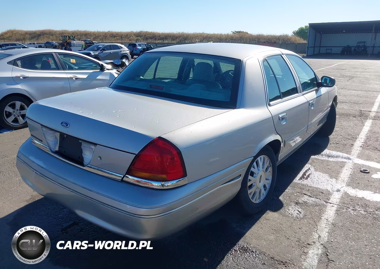 2003 Ford Crown Victoria Lx VIN:2FAFP74W93X197596 - 4