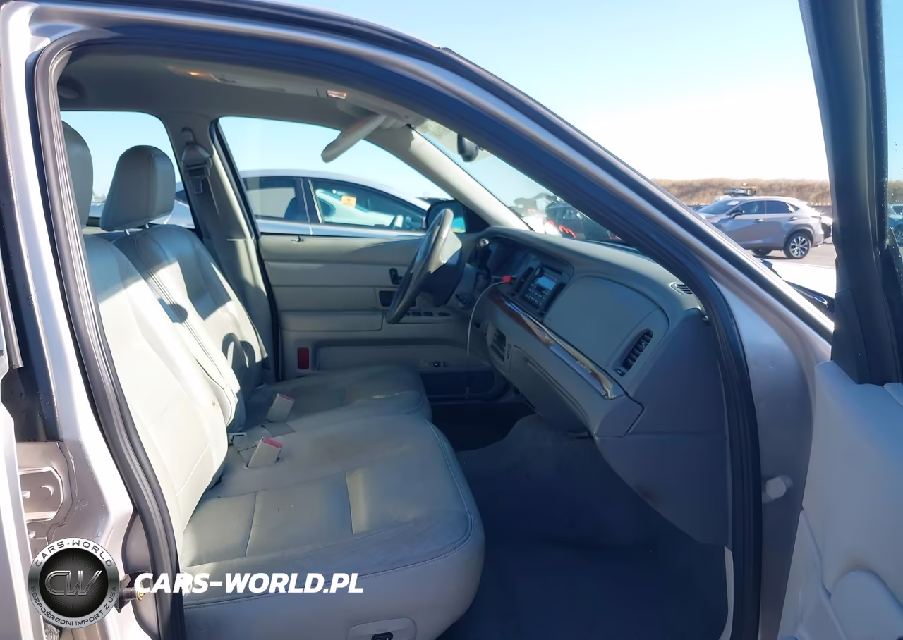 2003 Ford Crown Victoria Lx VIN:2FAFP74W93X197596 - 5