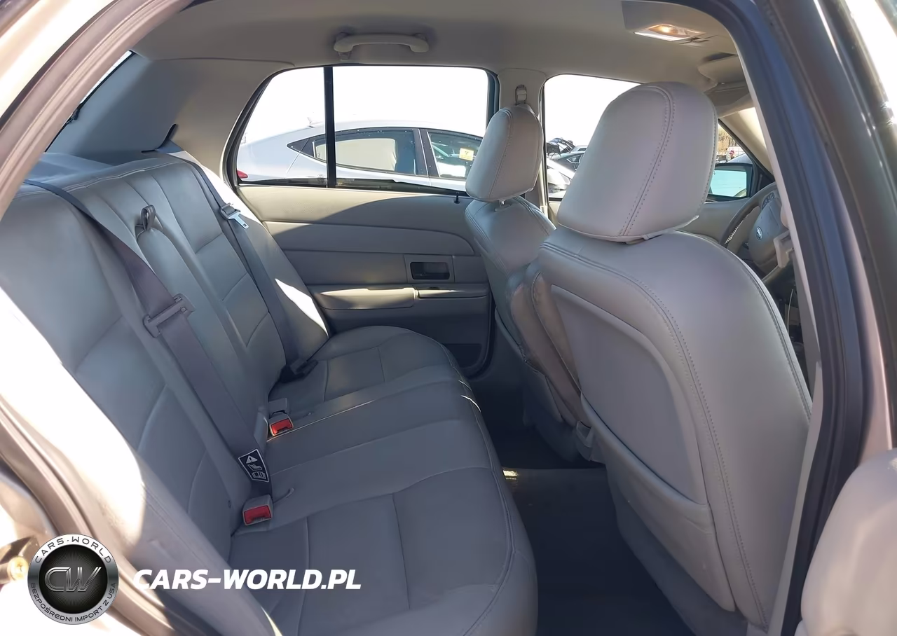 2003 Ford Crown Victoria Lx VIN:2FAFP74W93X197596 - 8