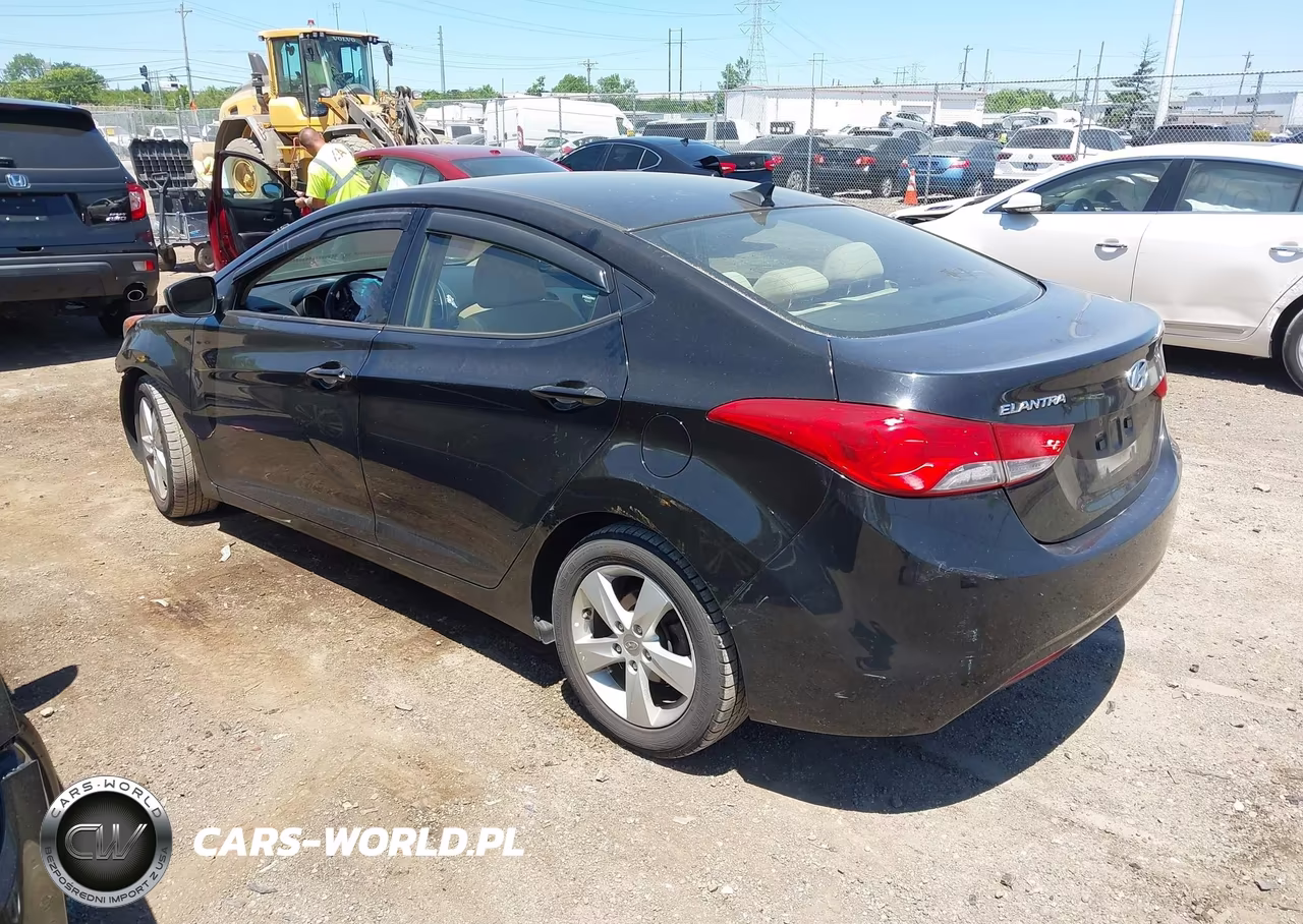 2013 Hyundai Elantra Gls VIN:5NPDH4AE9DH314055 - 3