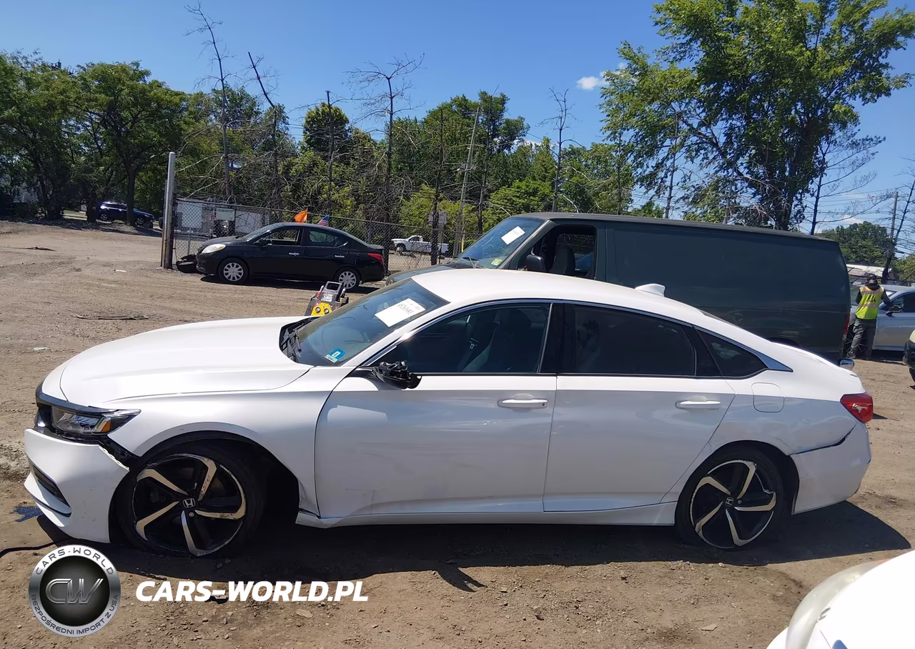 2018 Honda Accord Sport VIN:1HGCV1F35JA077188 - 14