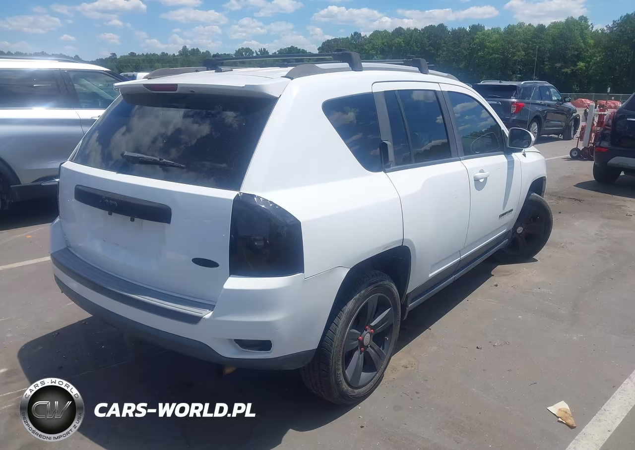 2016 Jeep Compass Latitude VIN:1C4NJCEA1GD599399 - 4