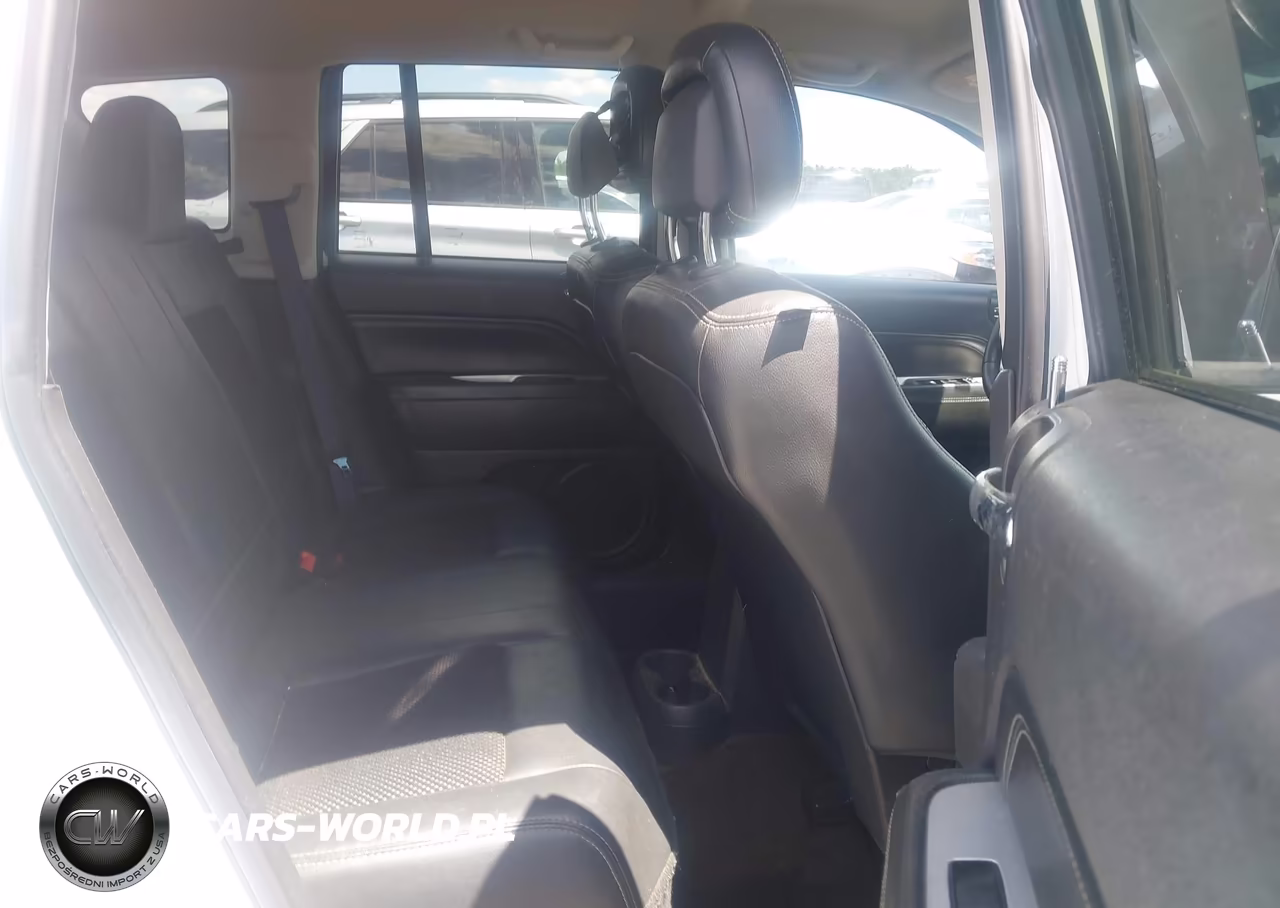 2016 Jeep Compass Latitude VIN:1C4NJCEA1GD599399 - 8