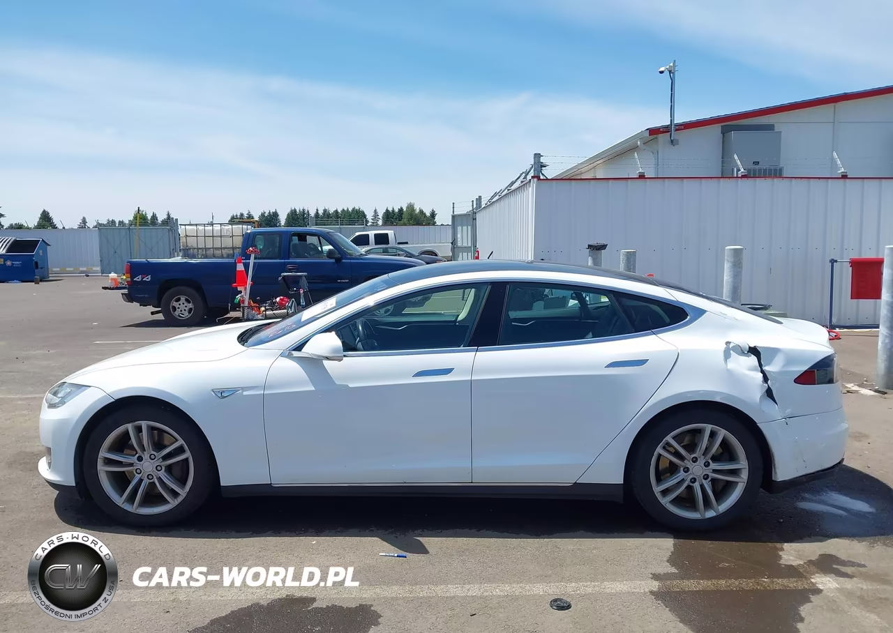2014 Tesla Model S P85 VIN:5YJSA1H14EFP33511 - 14