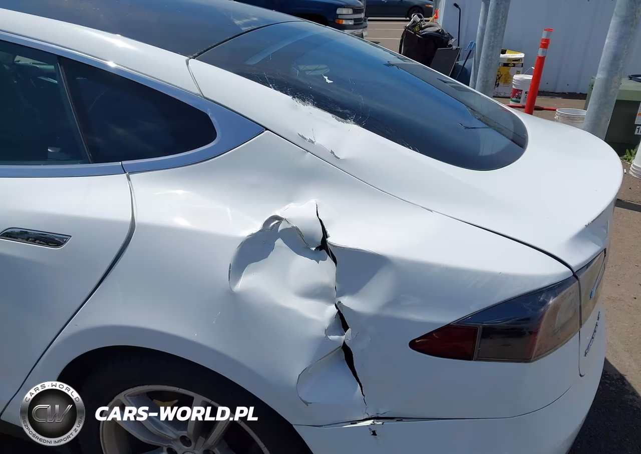 2014 Tesla Model S P85 VIN:5YJSA1H14EFP33511 - 6