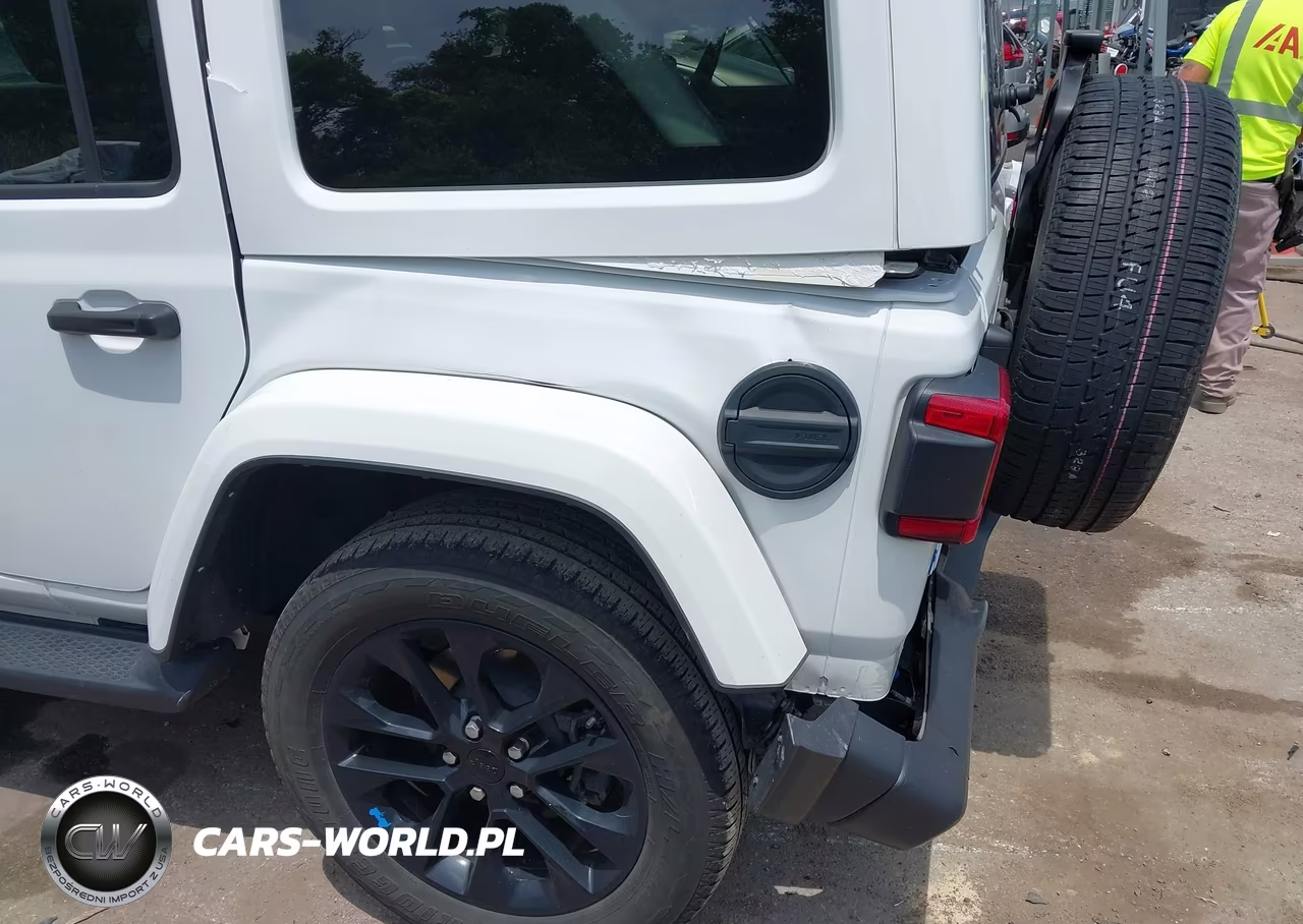 2022 Jeep Wrangler 4Xe Unlimited Sahara 4X4 VIN:1C4JJXP6XNW221016 - 17