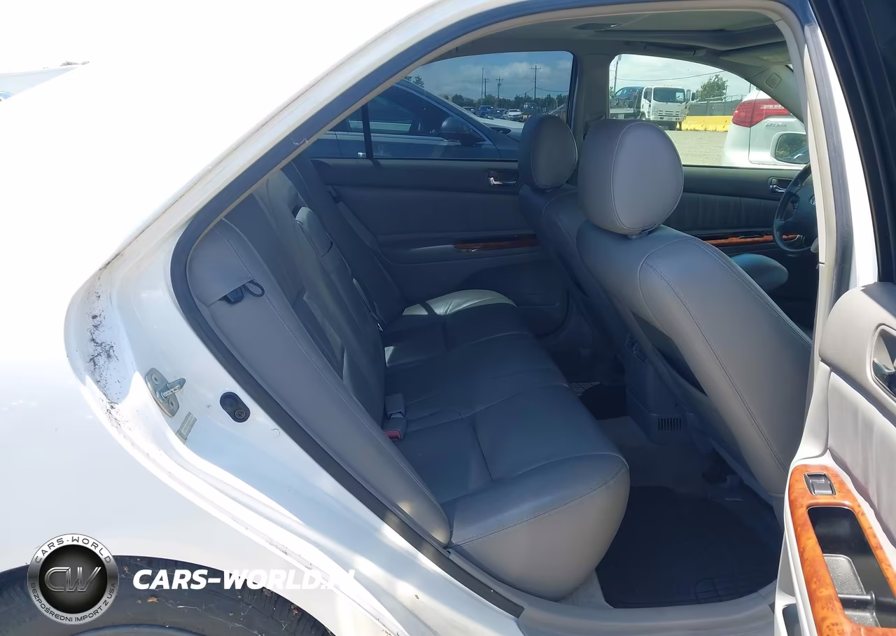 2002 Toyota Camry Xle VIN:JTDBE30K520081299 - 8