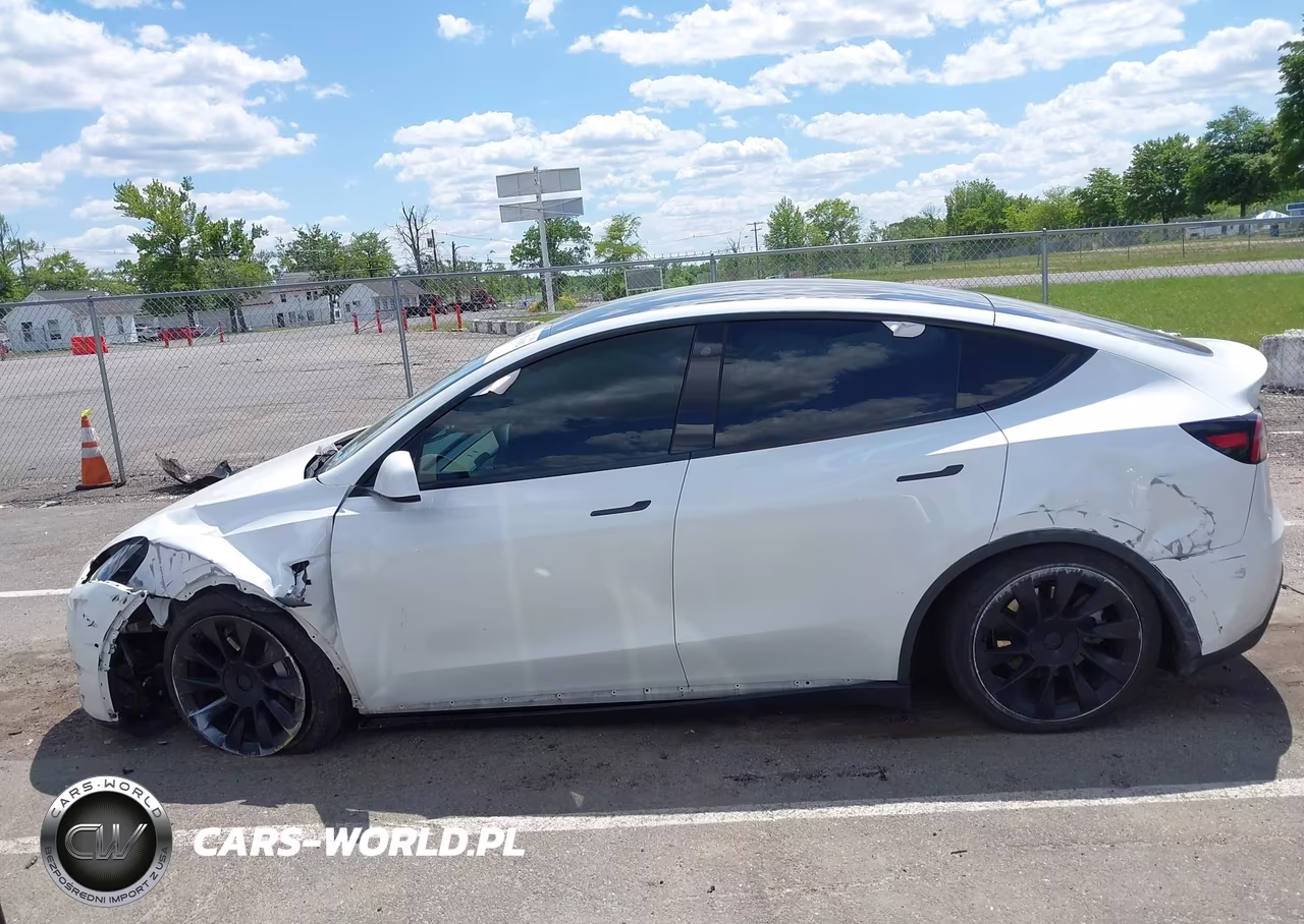 2022 Tesla Model Y Long Range Dual Motor All-Wheel Drive VIN:7SAYGDEEXNF362553 - 13