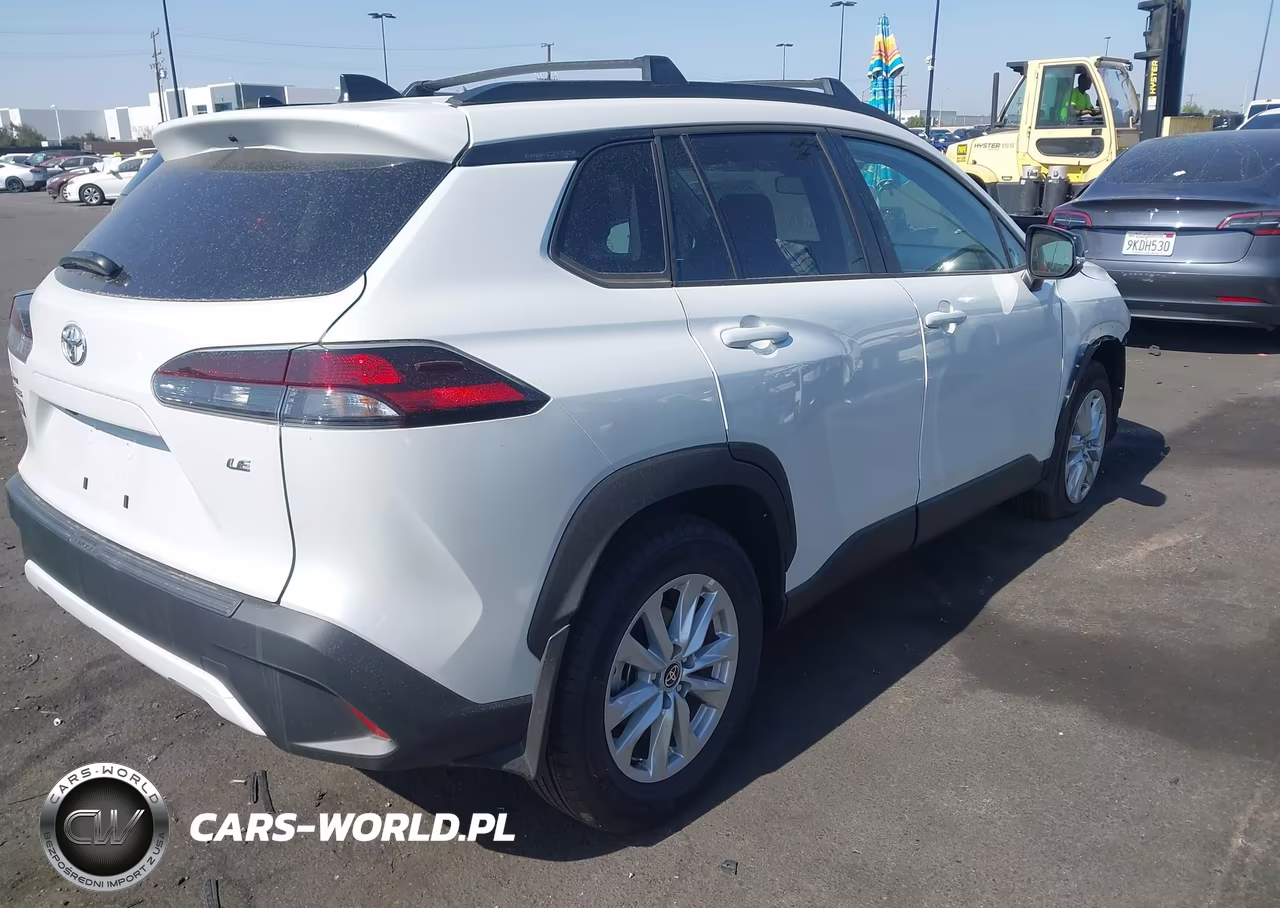 2026 Toyota Corolla Cross Le VIN:7MUCAAAG0TV173519 - 4