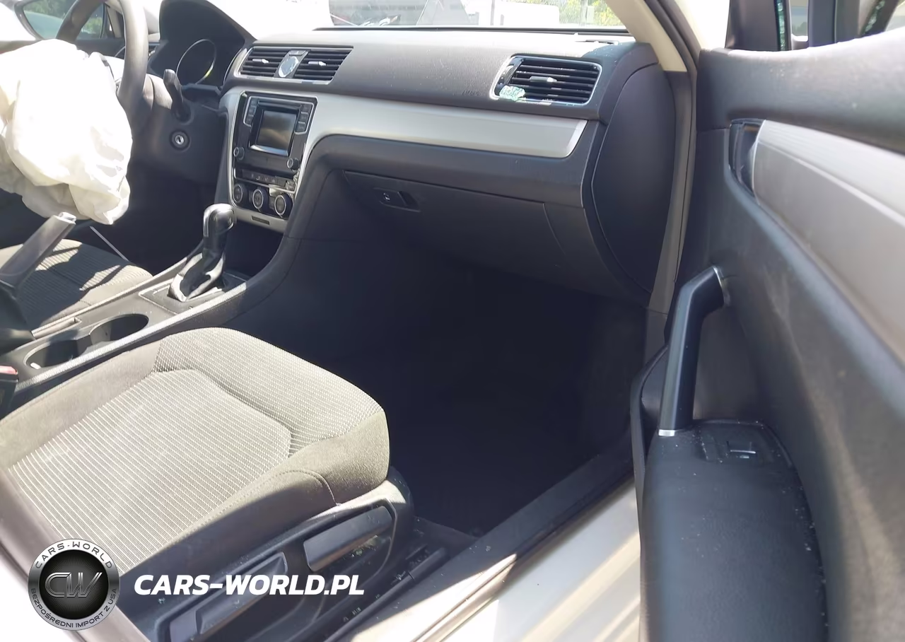 2016 Volkswagen Passat 1.8T S VIN:1VWAT7A32GC026313 - 5