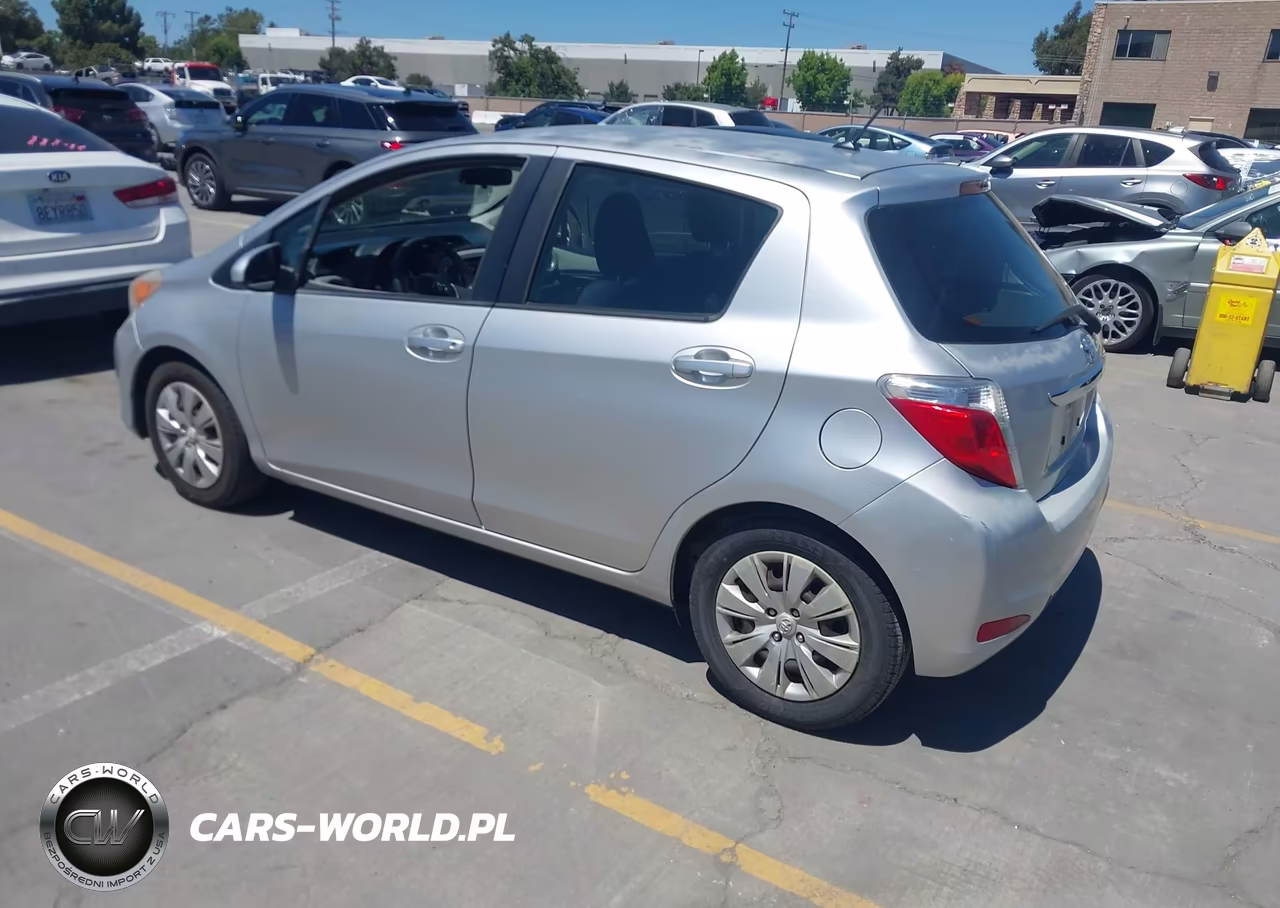 2012 Toyota Yaris Le VIN:JTDKTUD32CD526137 - 3