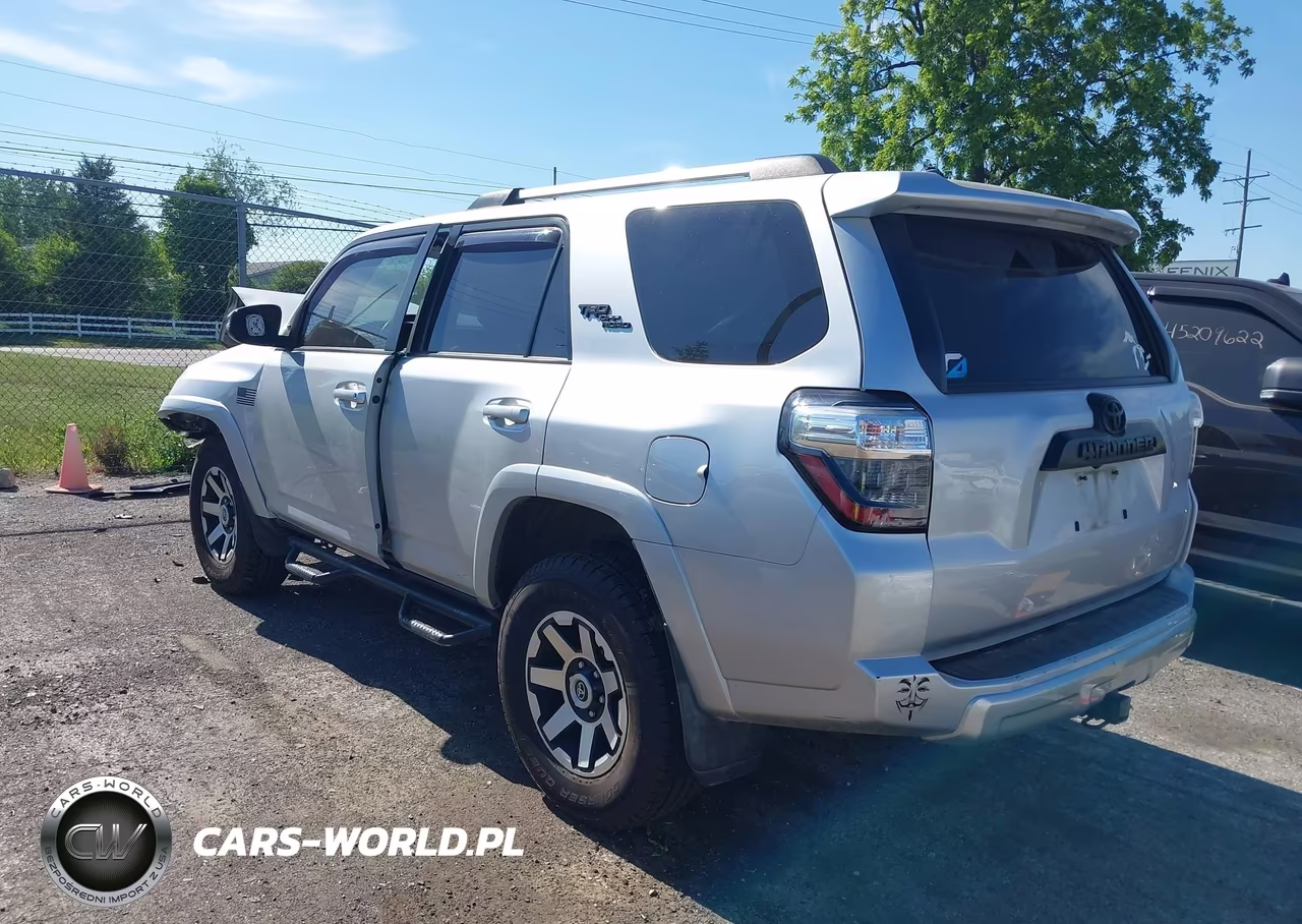 2018 Toyota 4Runner Trd Off Road Premium VIN:JTEBU5JR7J5505959 - 3
