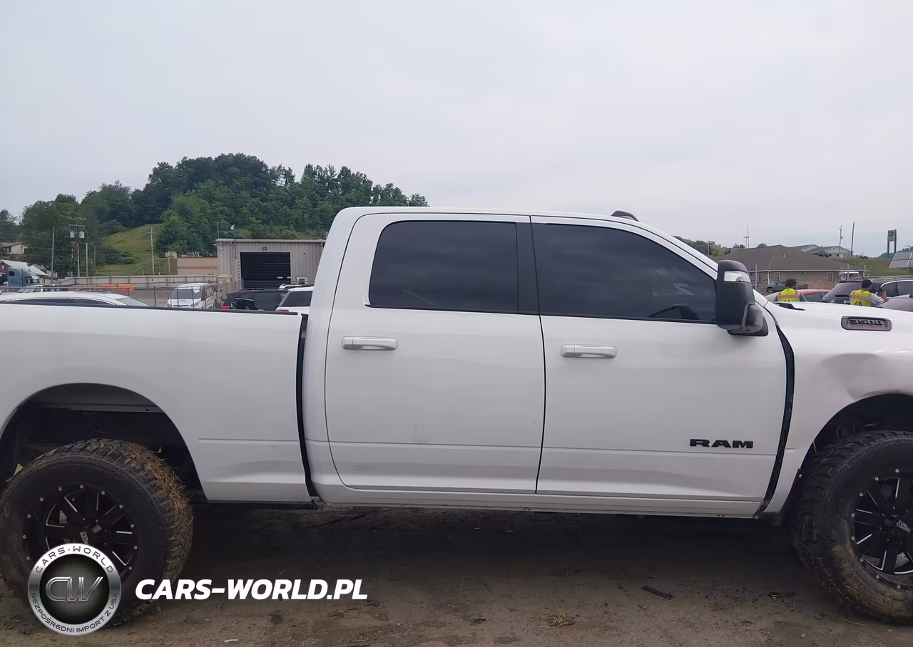 2024 Ram 3500 Big Horn 4X4 6'4 Box VIN:3C63R3DJ0RG337338 - 17