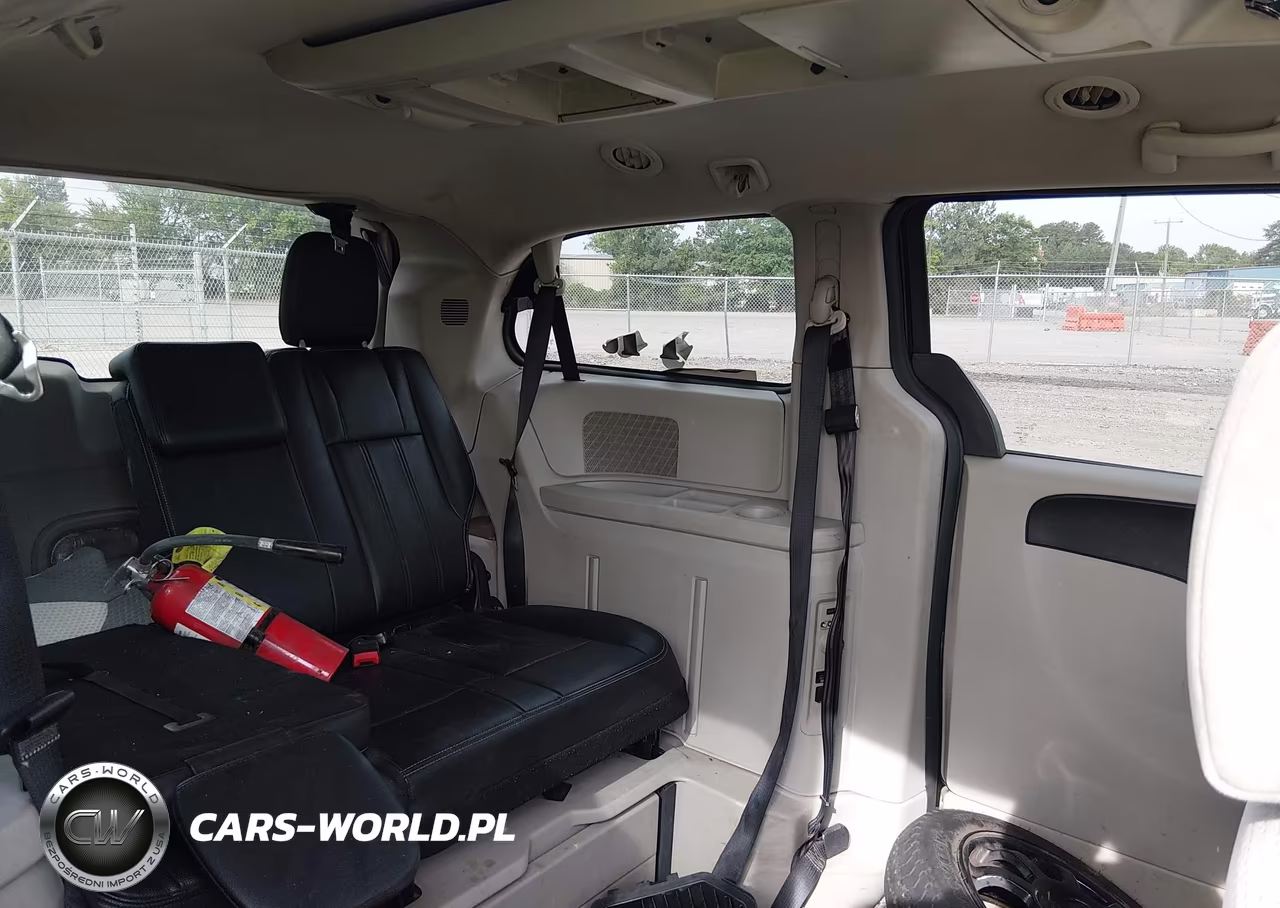 2014 Chrysler Town & Country Touring VIN:2C4RC1BG5ER247848 - 8