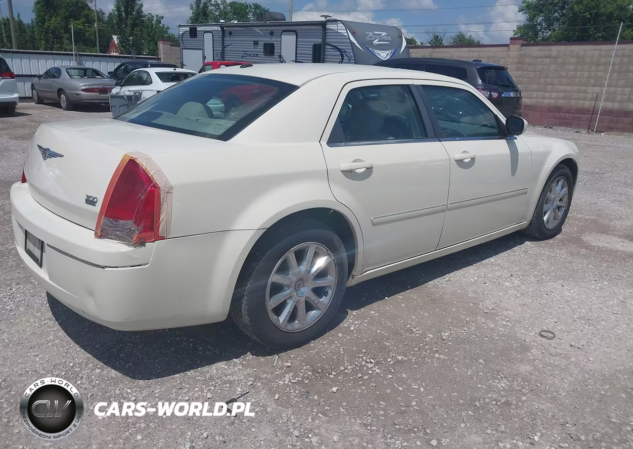 2007 Chrysler 300 Touring VIN:2C3LA53G07H649193 - 4