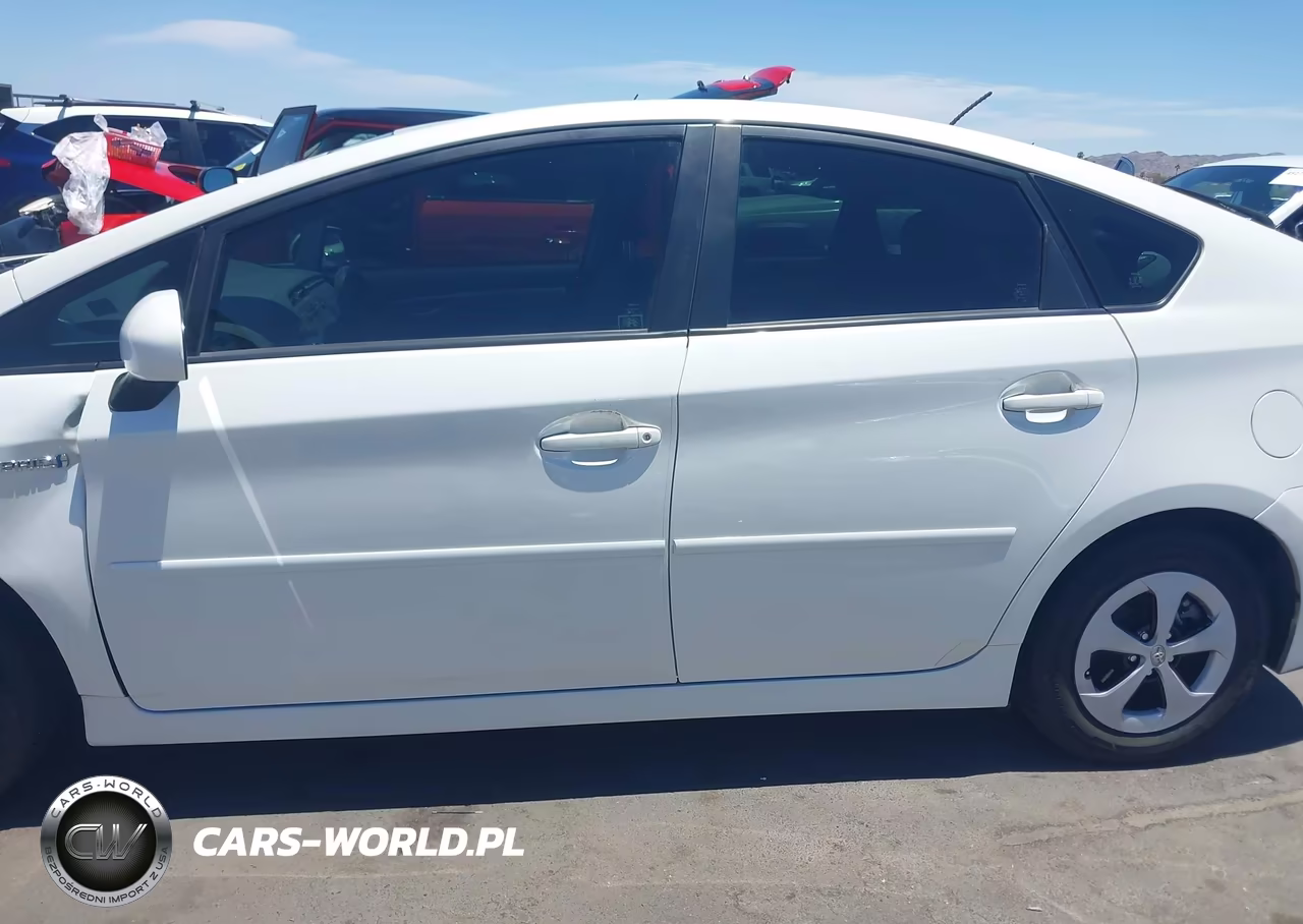 2015 Toyota Prius Two VIN:JTDKN3DU5F0439647 - 14
