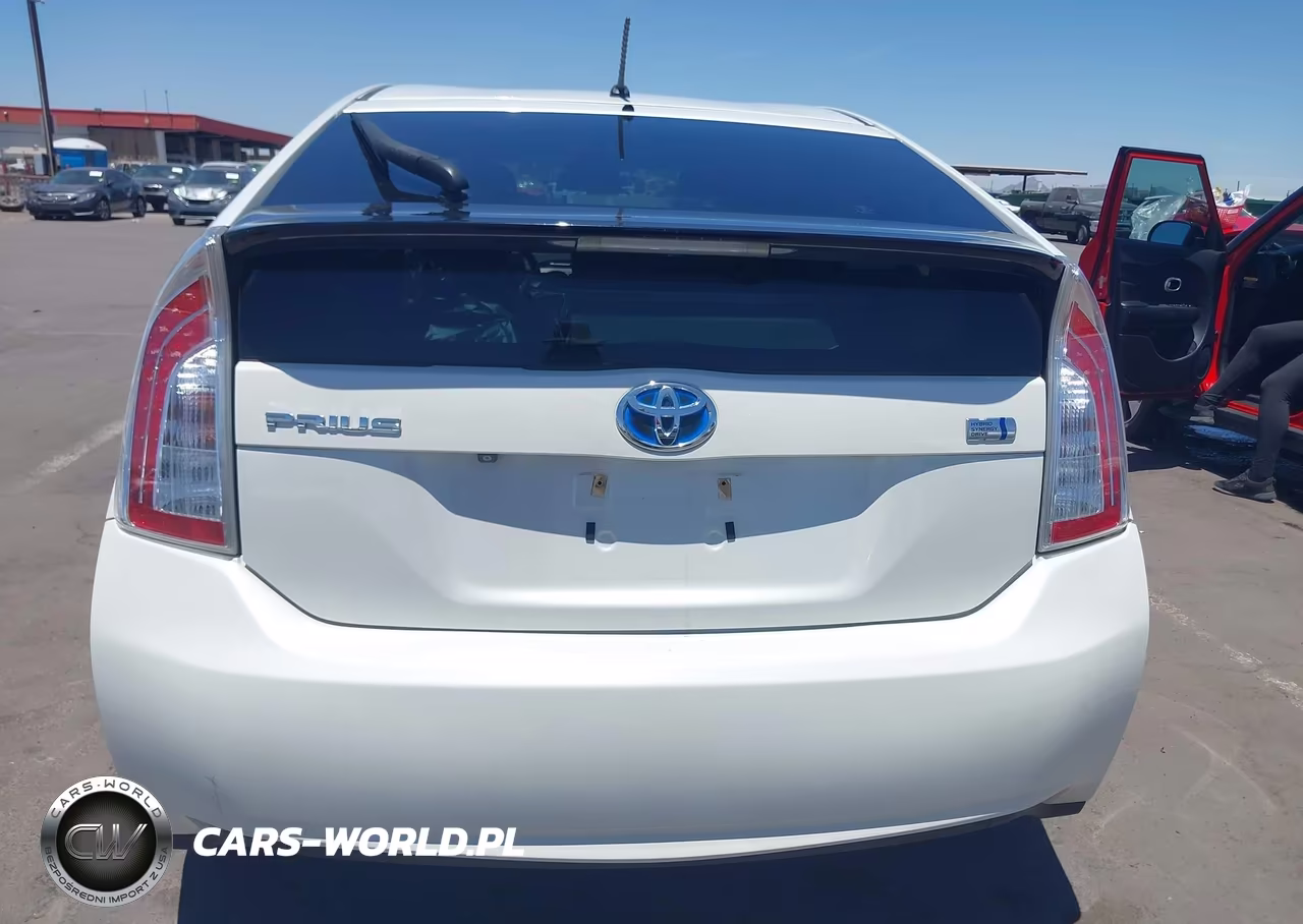 2015 Toyota Prius Two VIN:JTDKN3DU5F0439647 - 16