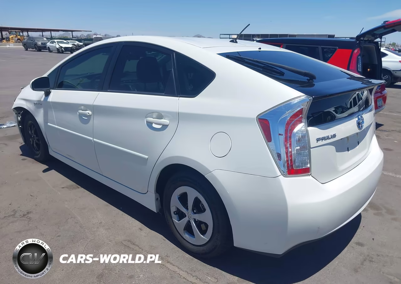 2015 Toyota Prius Two VIN:JTDKN3DU5F0439647 - 3