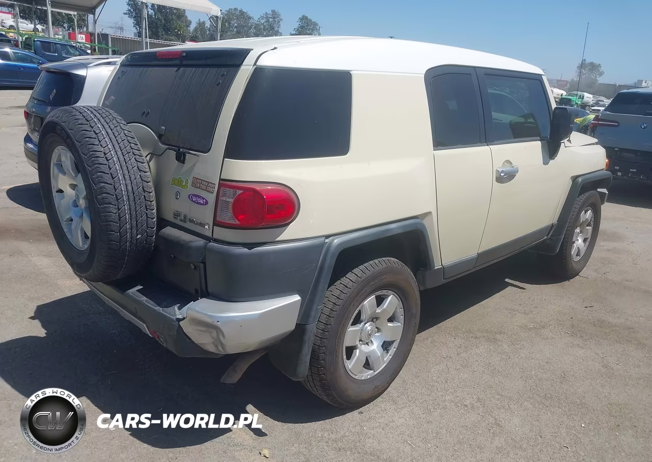 2008 Toyota Fj Cruiser VIN:JTEZU11F68K003856 - 4