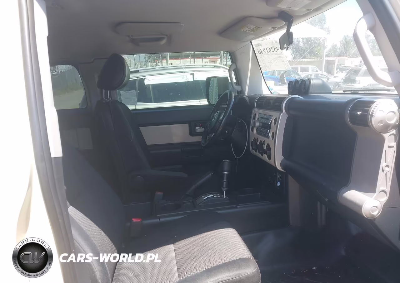 2008 Toyota Fj Cruiser VIN:JTEZU11F68K003856 - 5