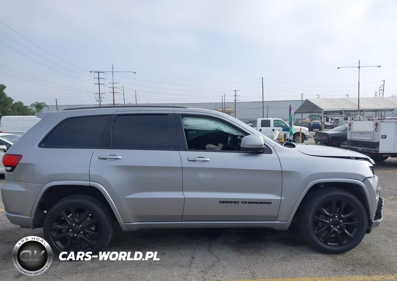 2017 Jeep Grand Cherokee Altitude 4X2 VIN:1C4RJEAG4HC925601 - 14