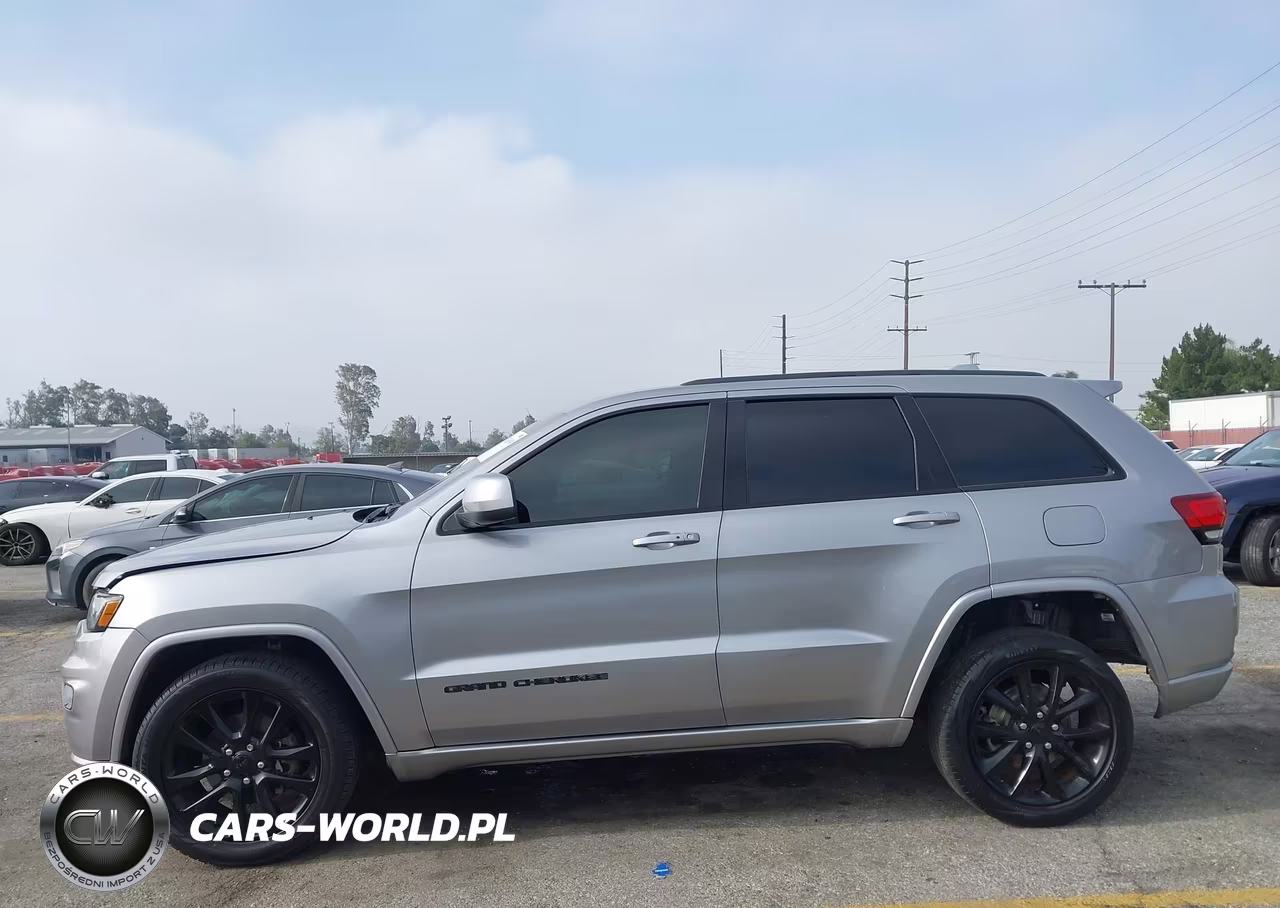 2017 Jeep Grand Cherokee Altitude 4X2 VIN:1C4RJEAG4HC925601 - 15