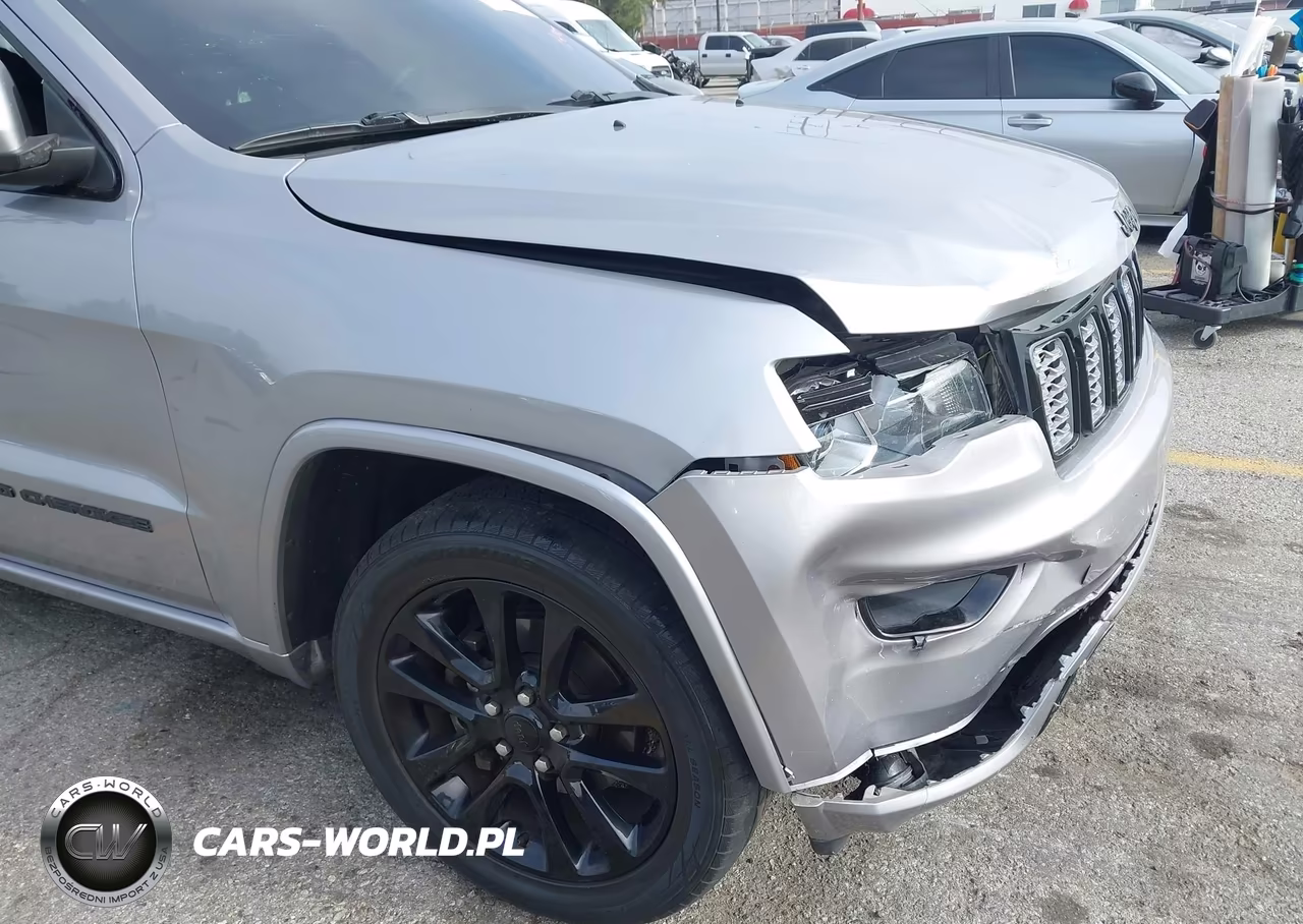 2017 Jeep Grand Cherokee Altitude 4X2 VIN:1C4RJEAG4HC925601 - 18