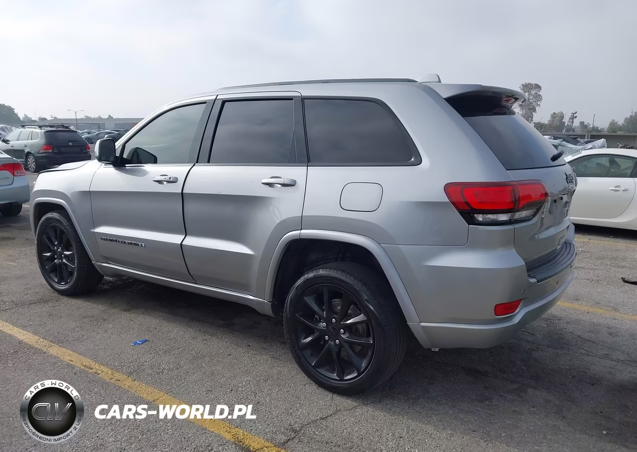 2017 Jeep Grand Cherokee Altitude 4X2 VIN:1C4RJEAG4HC925601 - 3