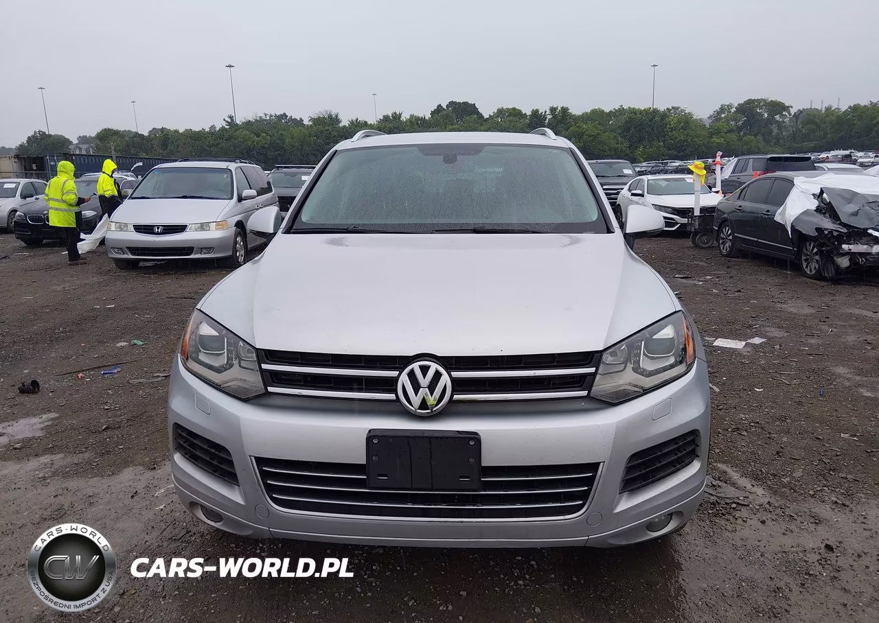 2014 Volkswagen Touareg 3.6L Sport VIN:WVGEF9BP3ED013761 - 13