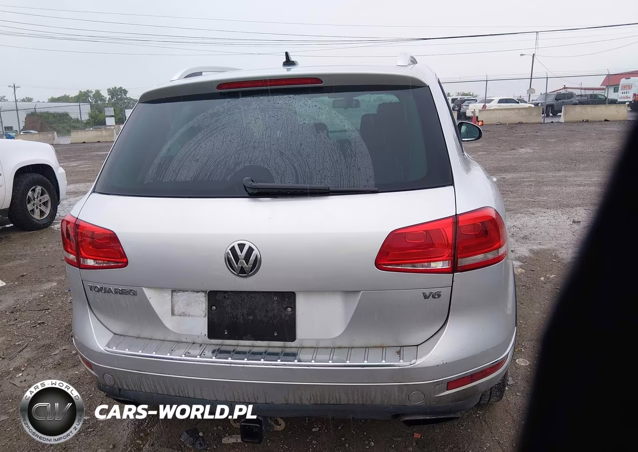 2014 Volkswagen Touareg 3.6L Sport VIN:WVGEF9BP3ED013761 - 17