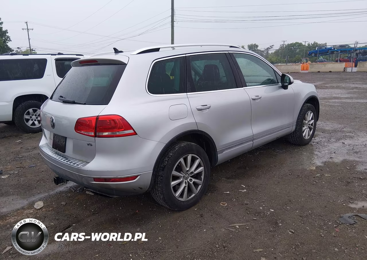 2014 Volkswagen Touareg 3.6L Sport VIN:WVGEF9BP3ED013761 - 4