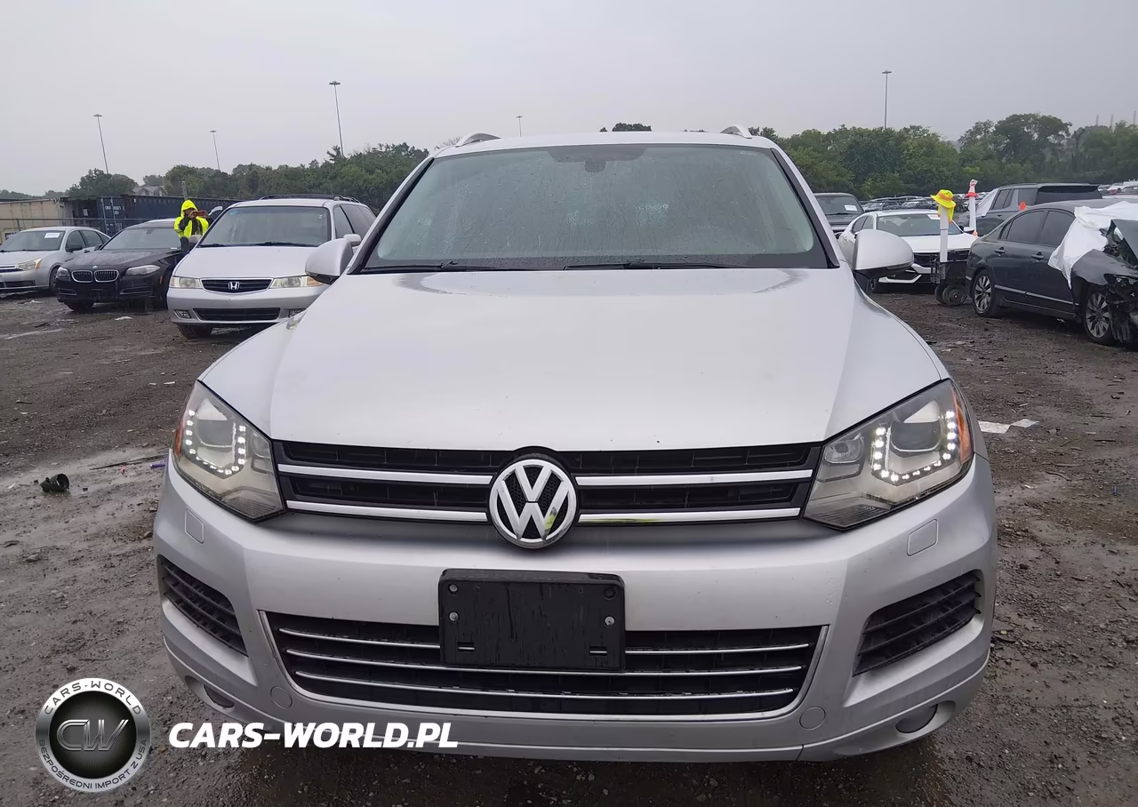 2014 Volkswagen Touareg 3.6L Sport VIN:WVGEF9BP3ED013761 - 6
