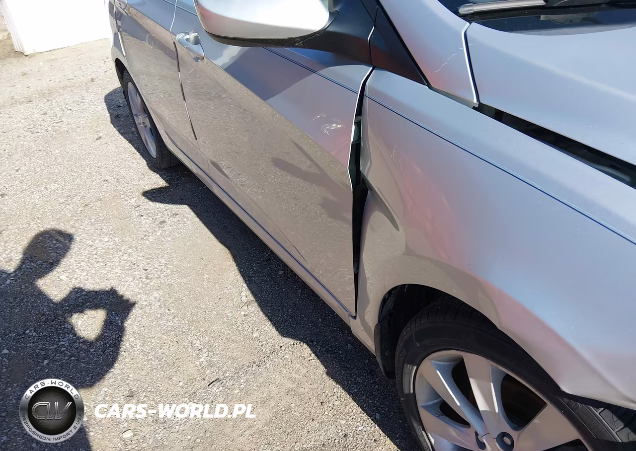 2012 Hyundai Accent Gls VIN:KMHCU4AE2CU137579 - 13