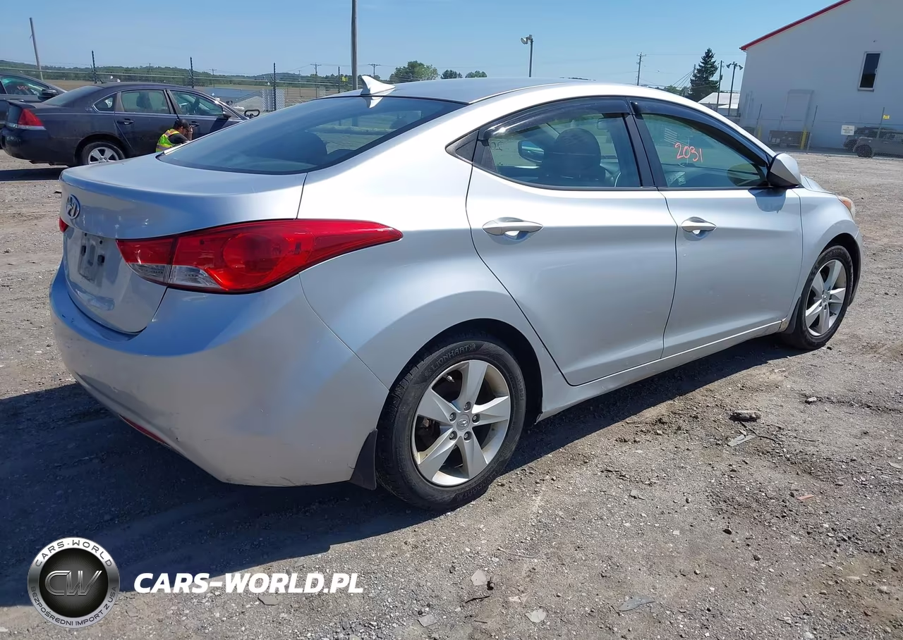 2013 Hyundai Elantra Gls VIN:5NPDH4AE6DH397752 - 4