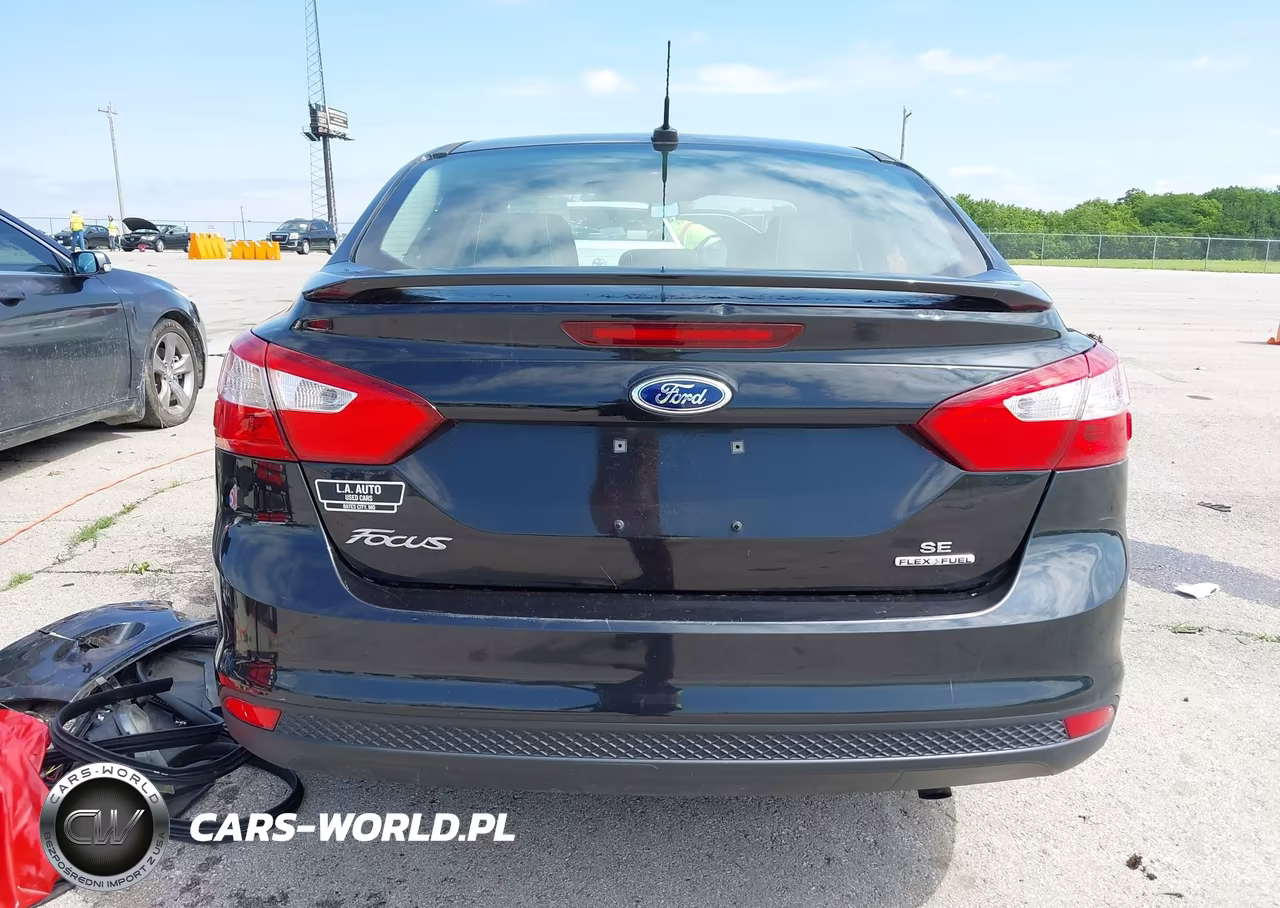 2012 Ford Focus Se VIN:1FAHP3F23CL475417 - 17