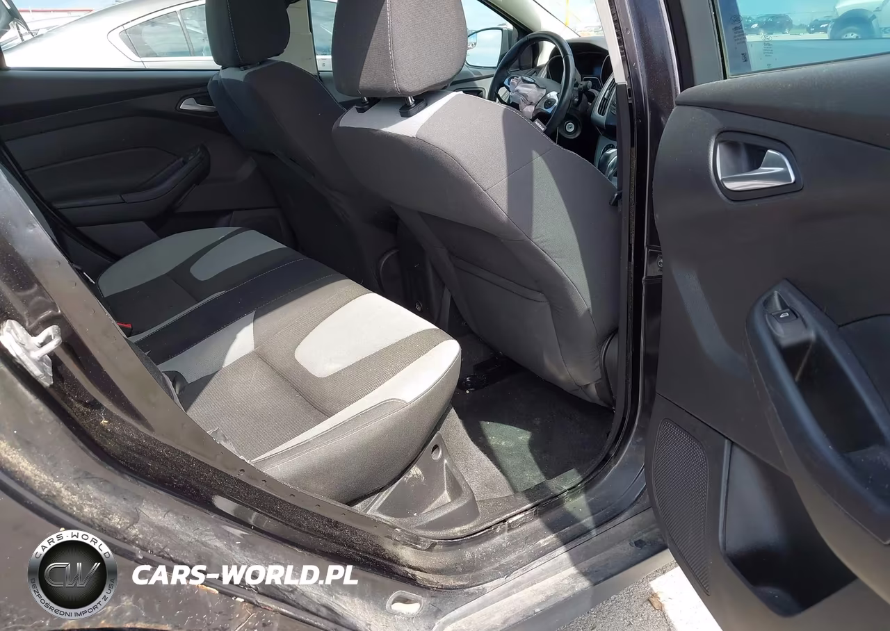 2012 Ford Focus Se VIN:1FAHP3F23CL475417 - 8