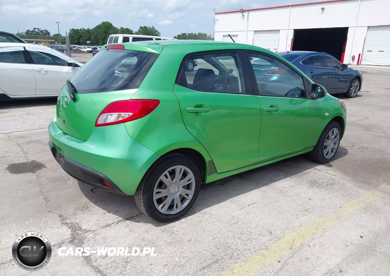2013 Mazda Mazda2 Sport VIN:JM1DE1KY7D0152987 - 4
