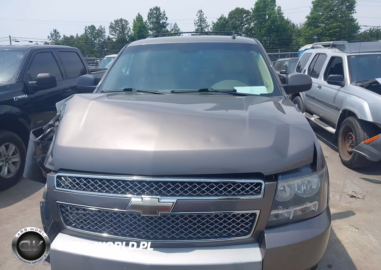 2011 Chevrolet Tahoe Lt VIN:1GNSKBE01BR224083 - 13
