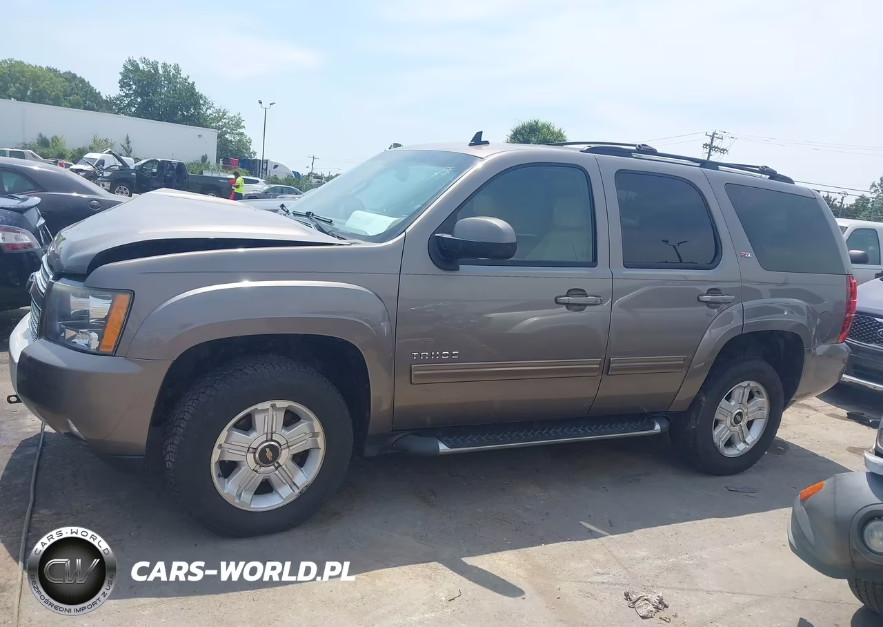 2011 Chevrolet Tahoe Lt VIN:1GNSKBE01BR224083 - 15