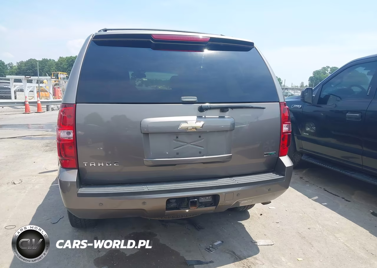 2011 Chevrolet Tahoe Lt VIN:1GNSKBE01BR224083 - 17