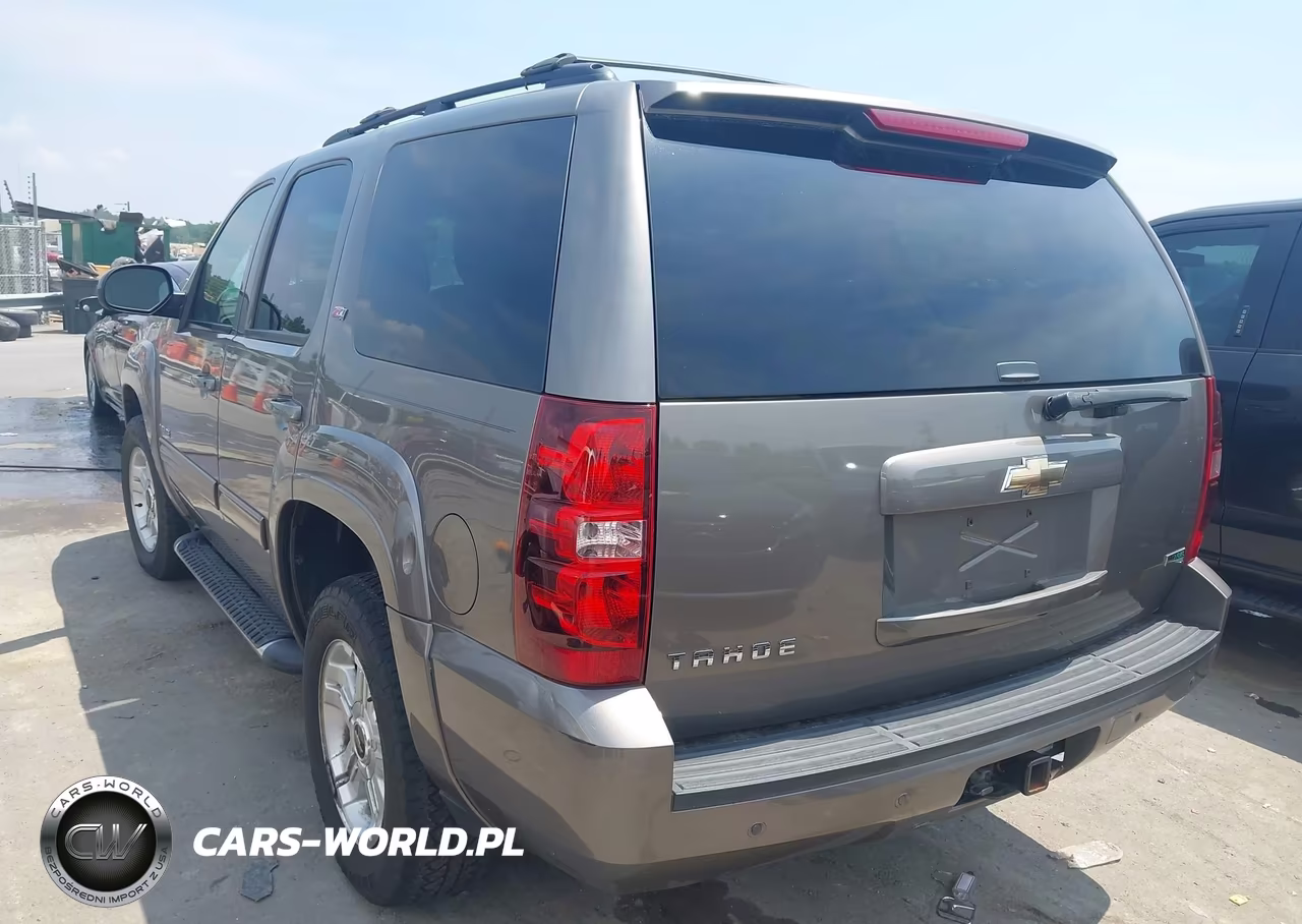 2011 Chevrolet Tahoe Lt VIN:1GNSKBE01BR224083 - 3