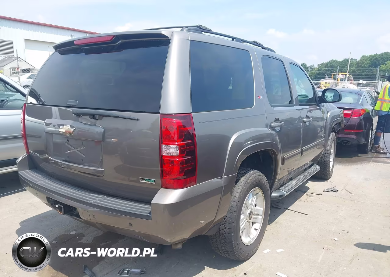 2011 Chevrolet Tahoe Lt VIN:1GNSKBE01BR224083 - 4