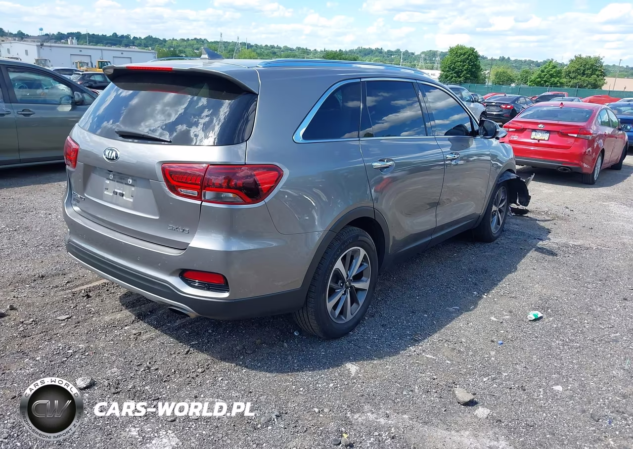 2019 Kia Sorento 3.3L Ex VIN:5XYPH4A50KG474925 - 4
