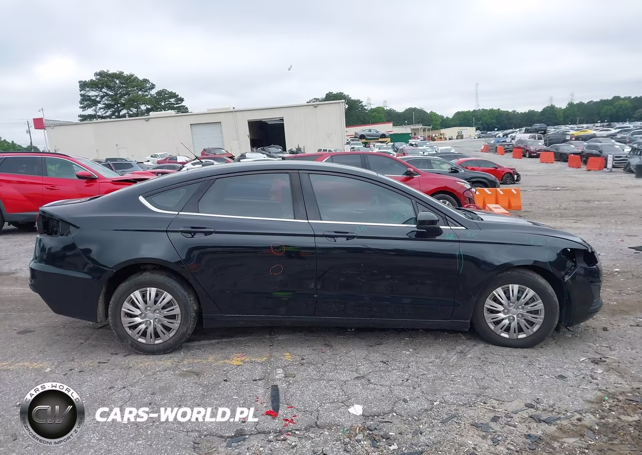 2019 Ford Fusion S VIN:3FA6P0G79KR126696 - 13