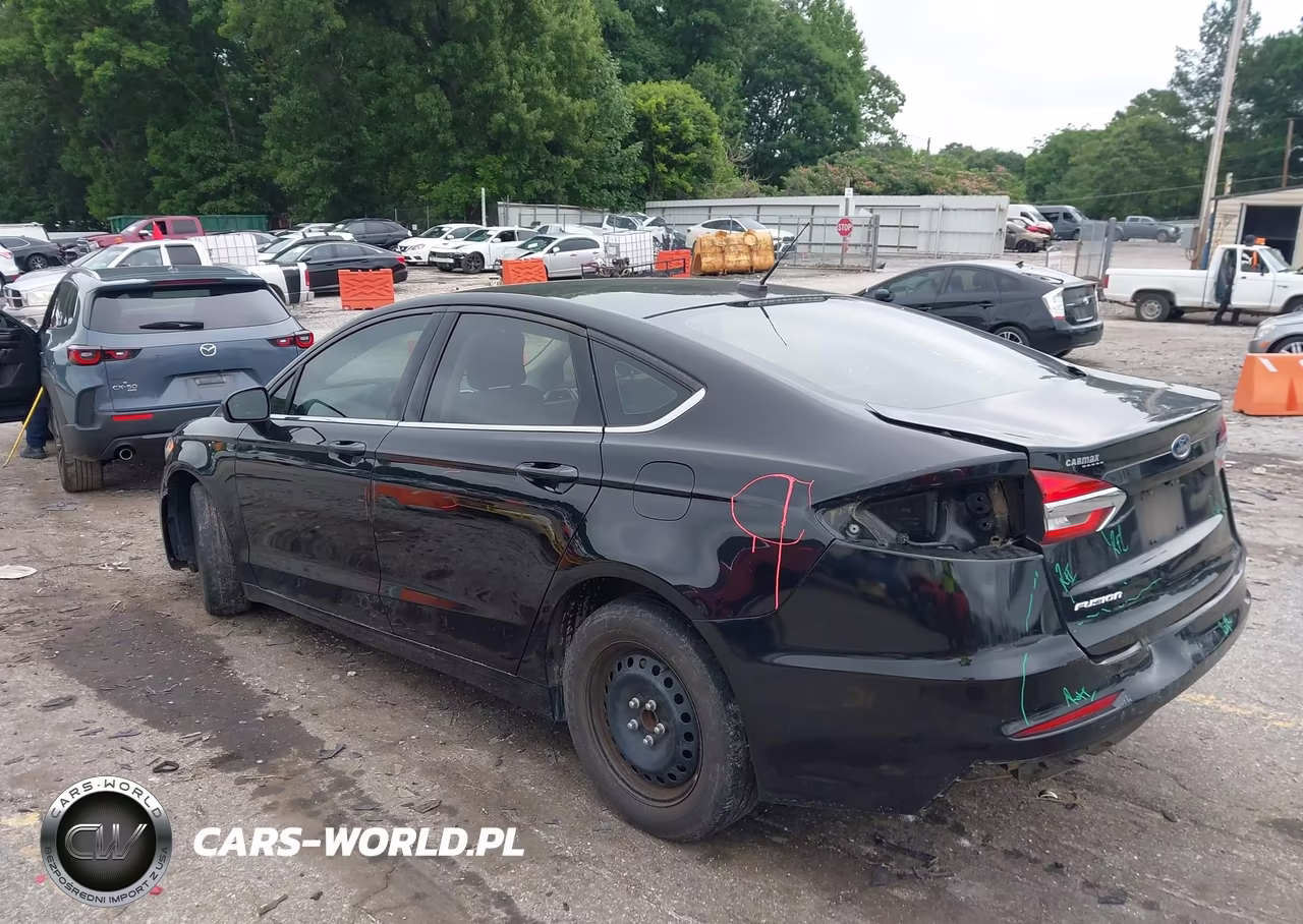 2019 Ford Fusion S VIN:3FA6P0G79KR126696 - 3