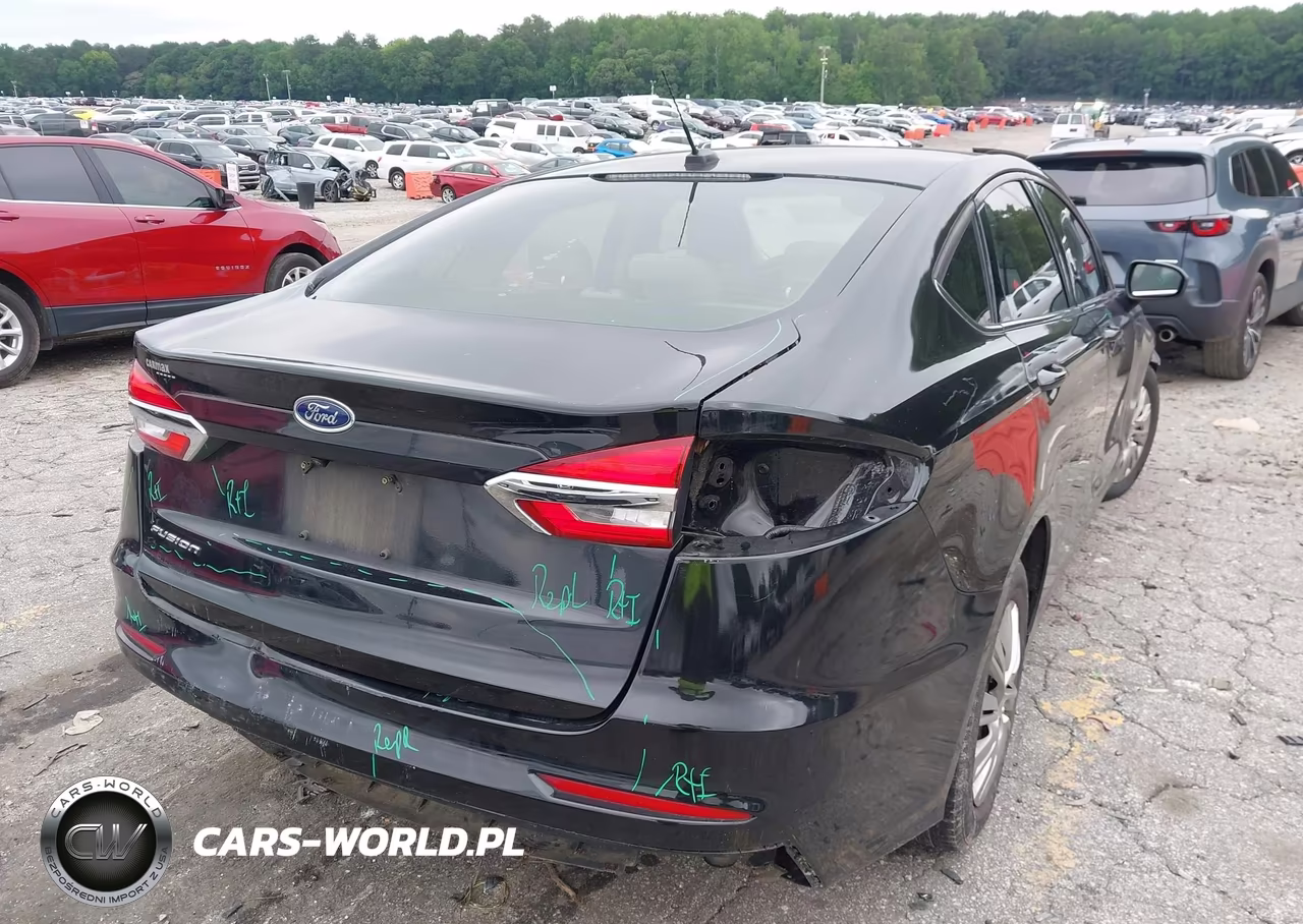 2019 Ford Fusion S VIN:3FA6P0G79KR126696 - 4