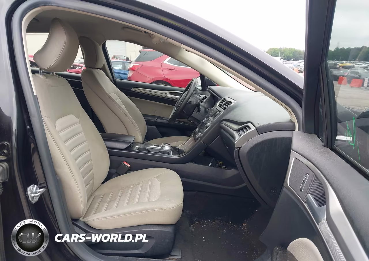 2019 Ford Fusion S VIN:3FA6P0G79KR126696 - 5