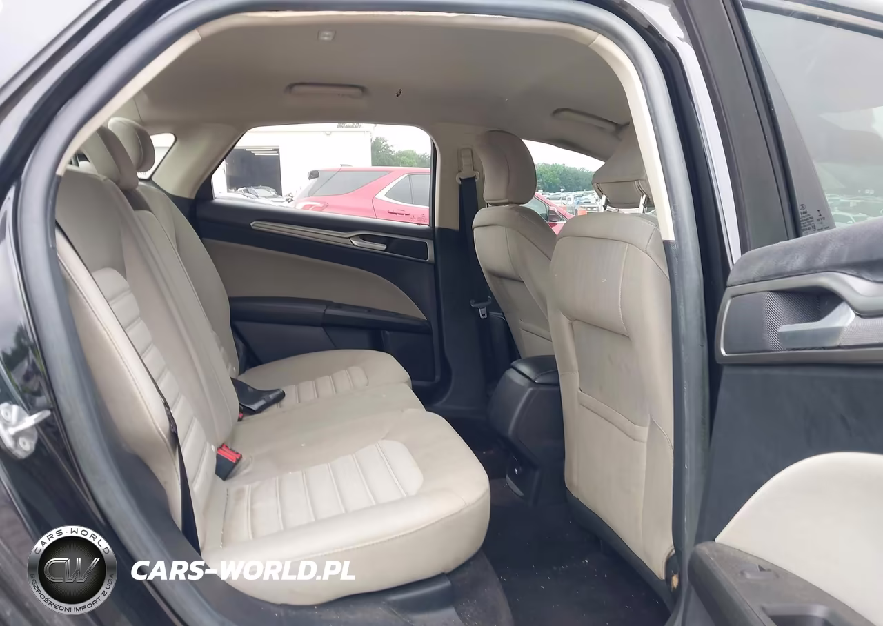 2019 Ford Fusion S VIN:3FA6P0G79KR126696 - 8