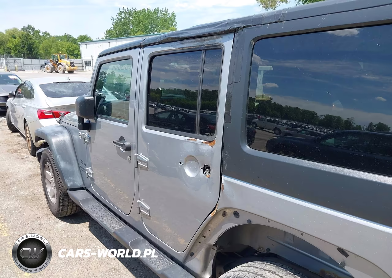 2014 Jeep Wrangler Unlimited Sport VIN:1C4BJWDG7EL103437 - 17