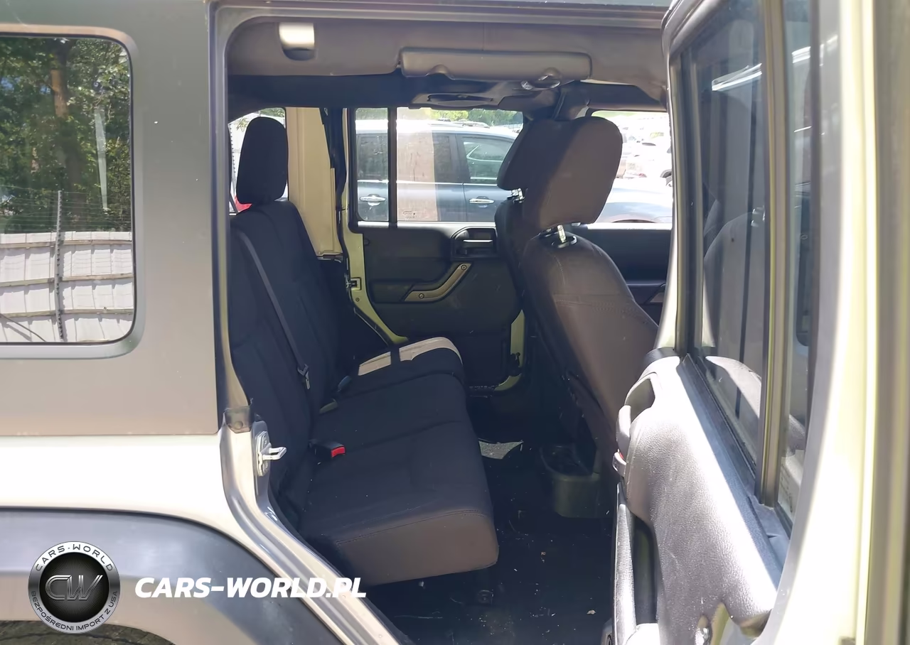 2014 Jeep Wrangler Unlimited Sport VIN:1C4BJWDG7EL103437 - 8